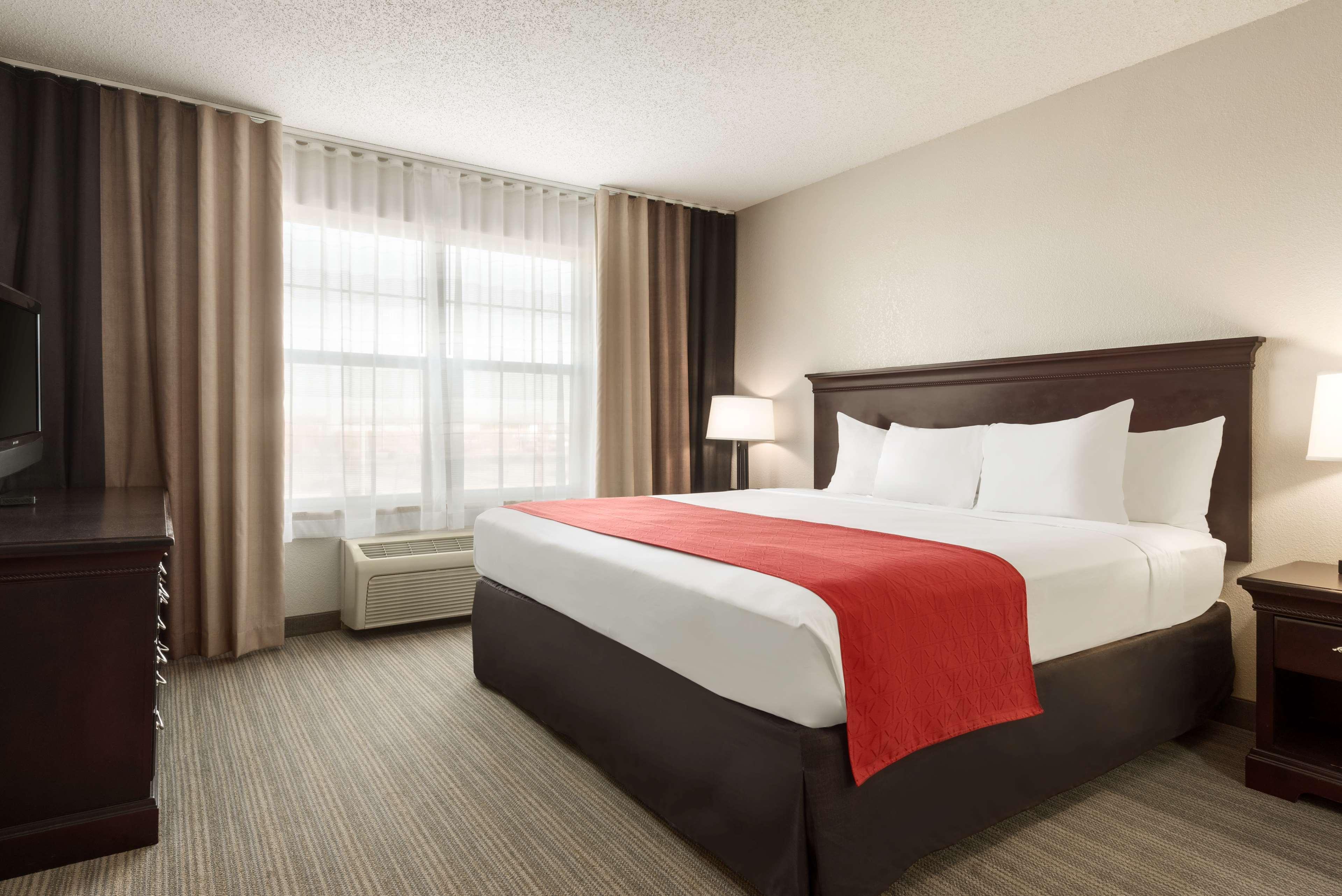Country Inn & Suites By Radisson, Kansas City At Village West, Ks Bonner Springs Exterior foto